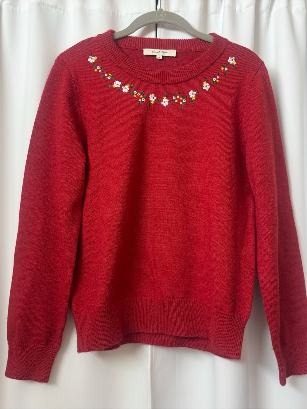 Red Floral Embroidered Crewneck Sweater Size Medium